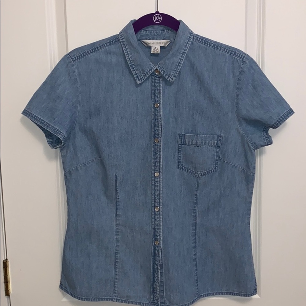 Casual Corner chambray shirt with pearlized snaps - Picture 2 of 6